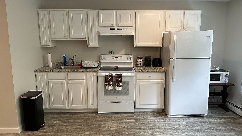 Furnished Finder property 560120_1 photo 3