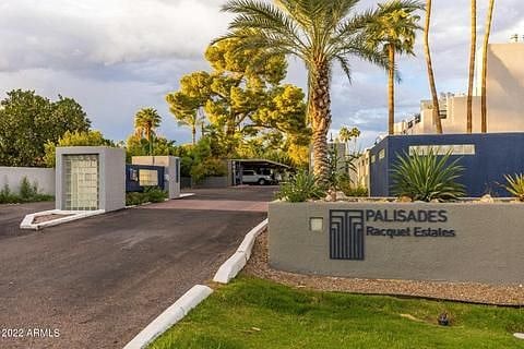 Gate is closed at all times and requires a pin, very safe neighborhood 
