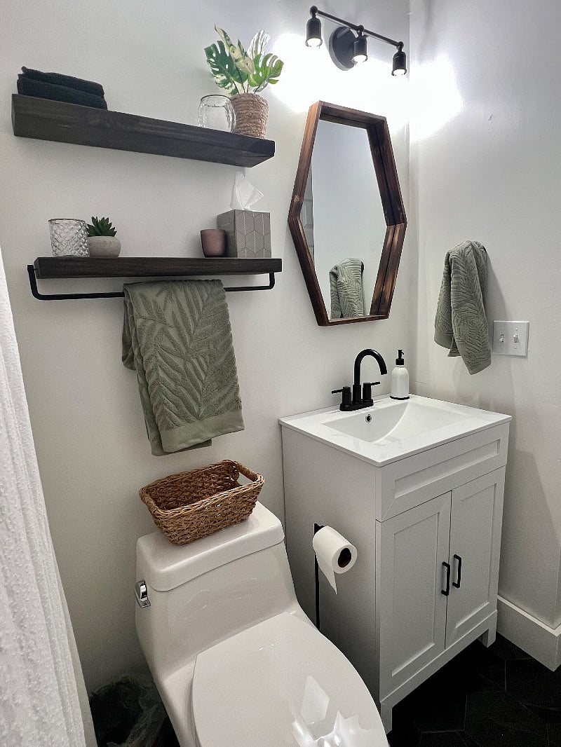 Downstairs bath 