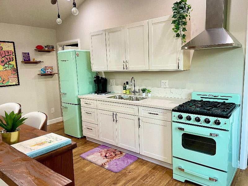 Furnished Finder property 560322_1 photo 2