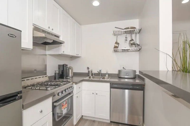 Furnished Finder property 560358_1 photo 3