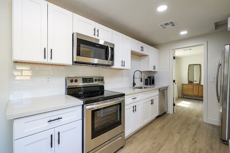 Furnished Finder property 560367_2 photo 5