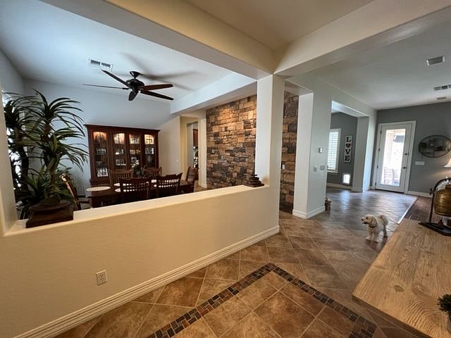 Furnished Finder property 560391_1 photo 4