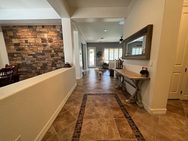 Furnished Finder property 560391_1 photo 3