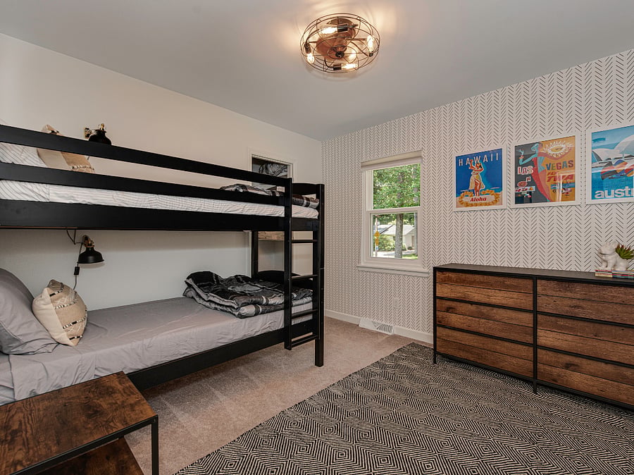 Bedroom 3:  2 Twin Beds  (2 floor)