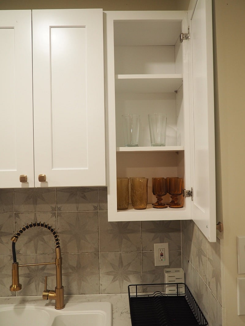 Kitchen equipped with necessary items 