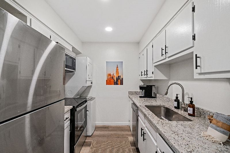 Furnished Finder property 560470_1 photo 8