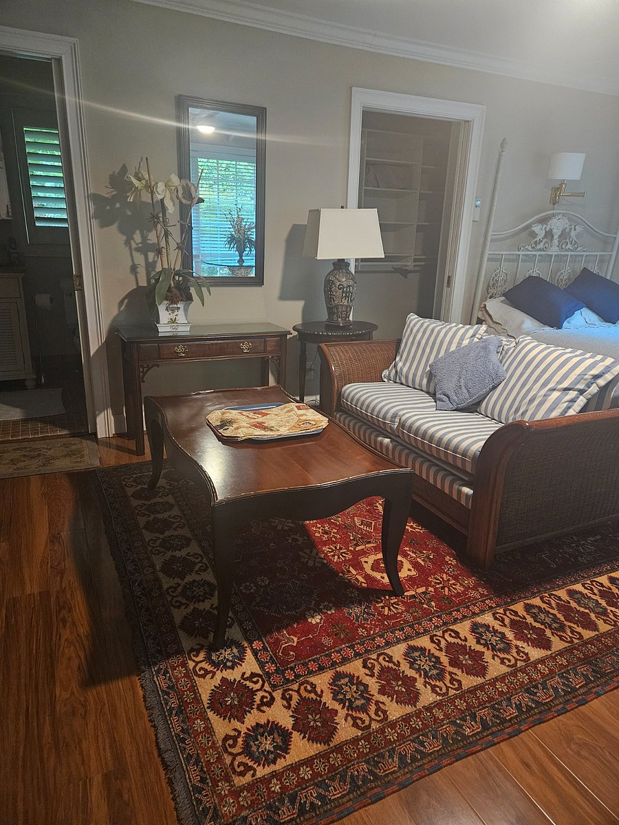 Furnished Finder property 560508_1 photo 4