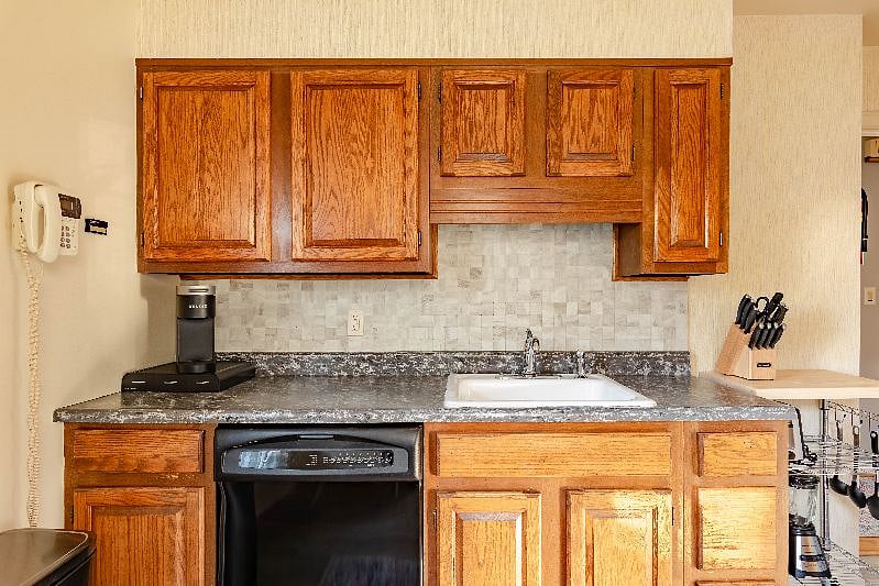 Furnished Finder property 560546_1 photo 9