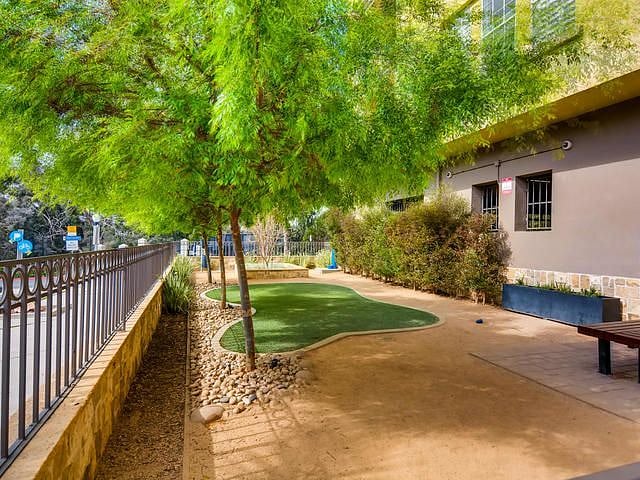 Small private dog park. Well maintained and for residents only.