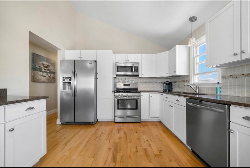 Furnished Finder property 560610_1 photo 3