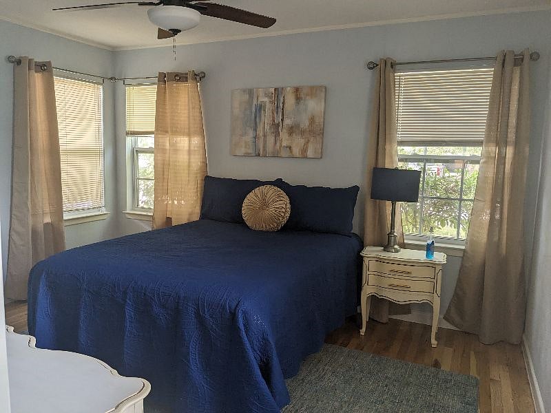 "Blue & Gold" bedroom queen bed