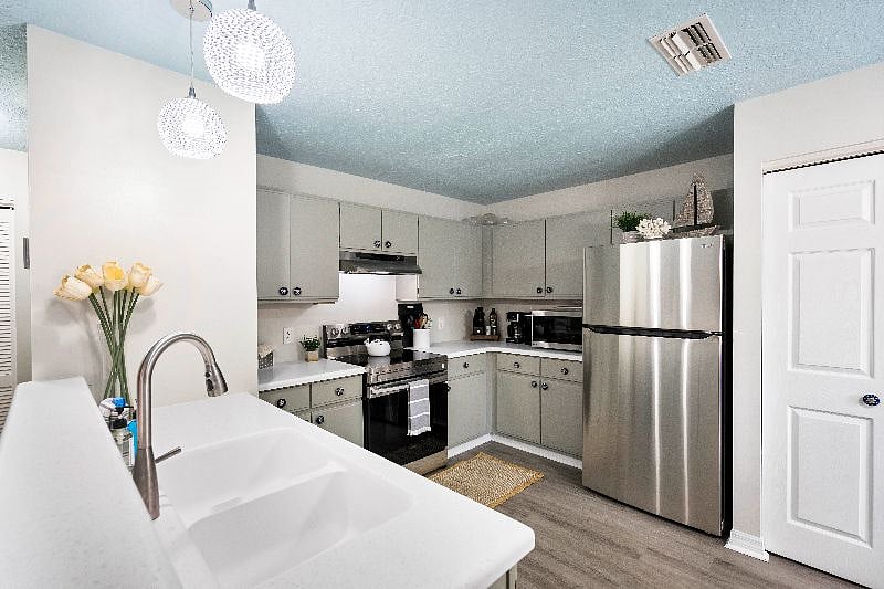 Furnished Finder property 560663_1 photo 8