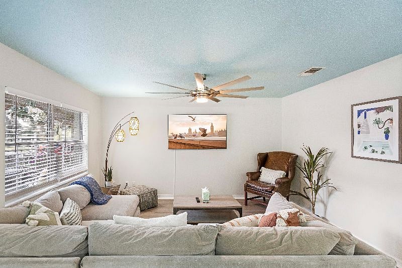 Furnished Finder property 560663_1 photo 3