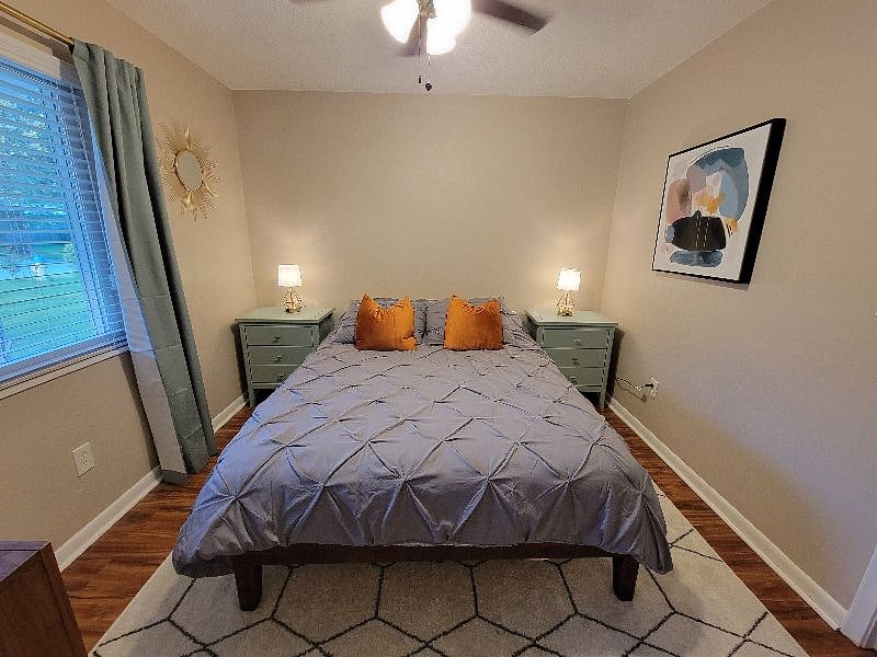 Bedroom #2 queen bed