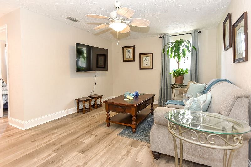 Furnished Finder property 560705_1 photo 6
