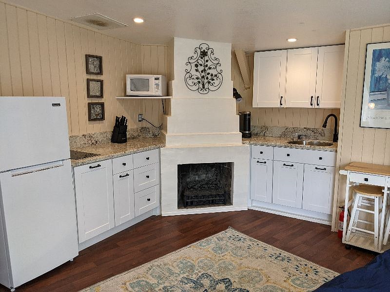 Furnished Finder property 560766_1 photo 3