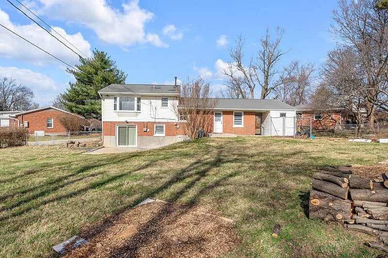 This backyard is so large you can practically hike at home. Perfect for dogs needing space!