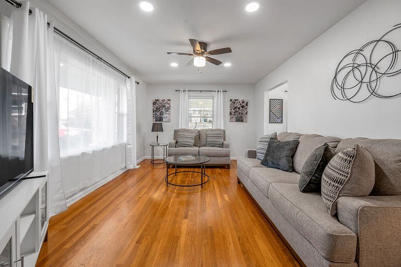 Furnished Finder property 560786_1 photo 17