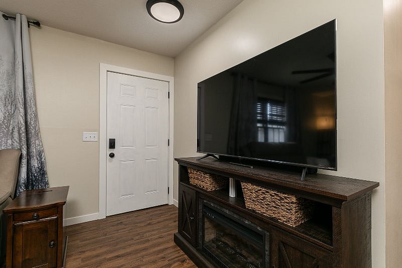 Furnished Finder property 560794_1 photo 3