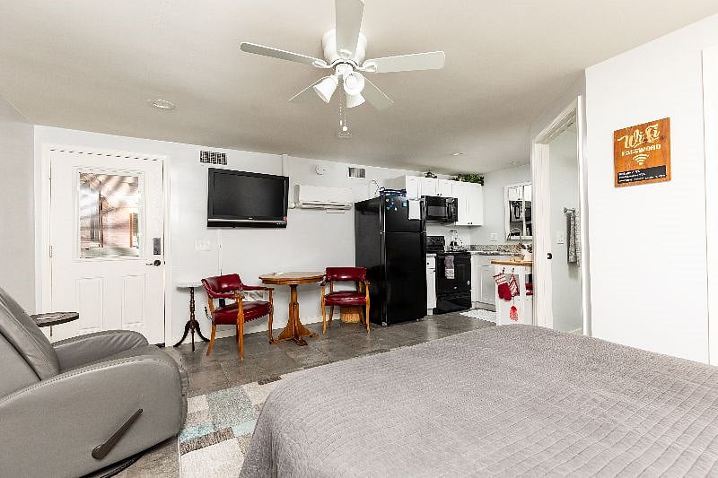 Furnished Finder property 560848_1 photo 3