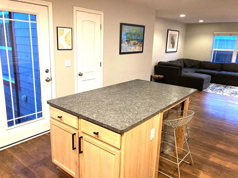 Furnished Finder property 560906_1 photo 17