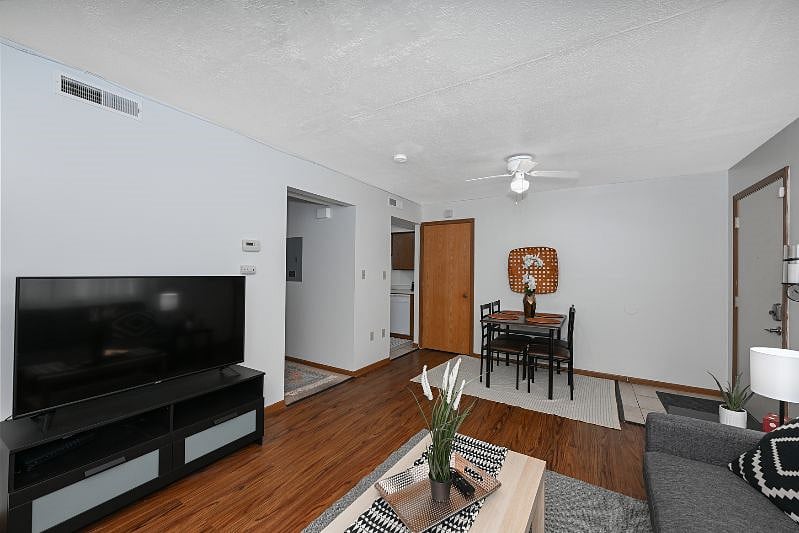 Furnished Finder property 560943_1 photo 3