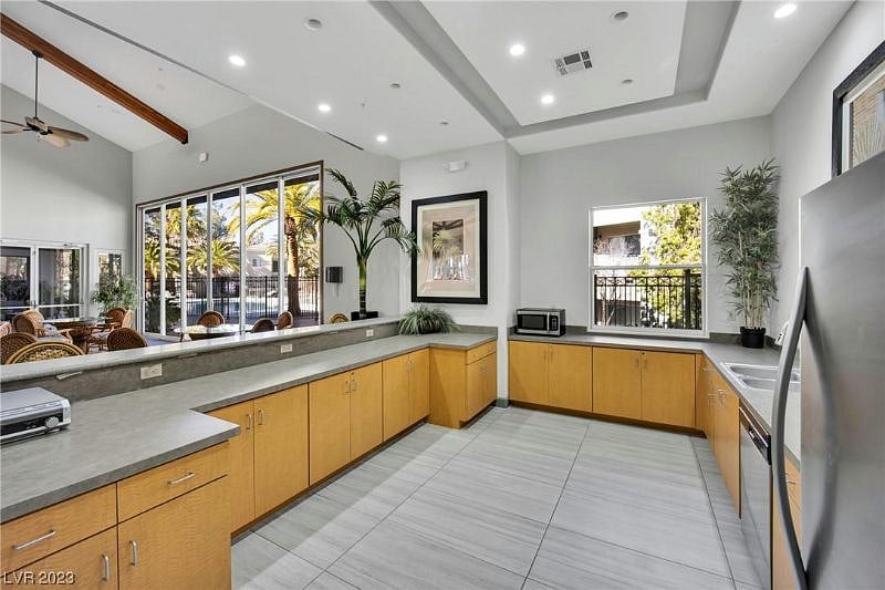 Furnished Finder property 561014_1 photo 32