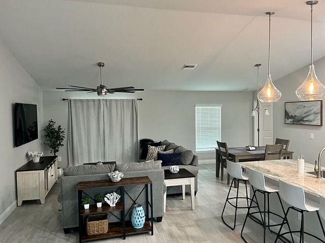 Furnished Finder property 561161_1 photo 7