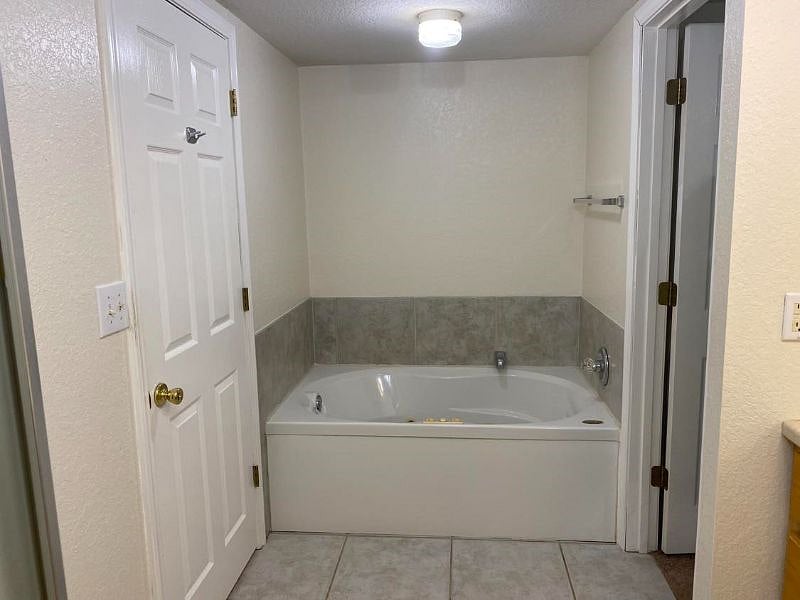 Furnished Finder property 561176_1 photo 12