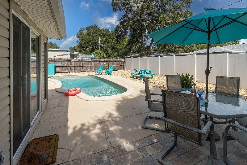 Furnished Finder property 561195_1 photo 2
