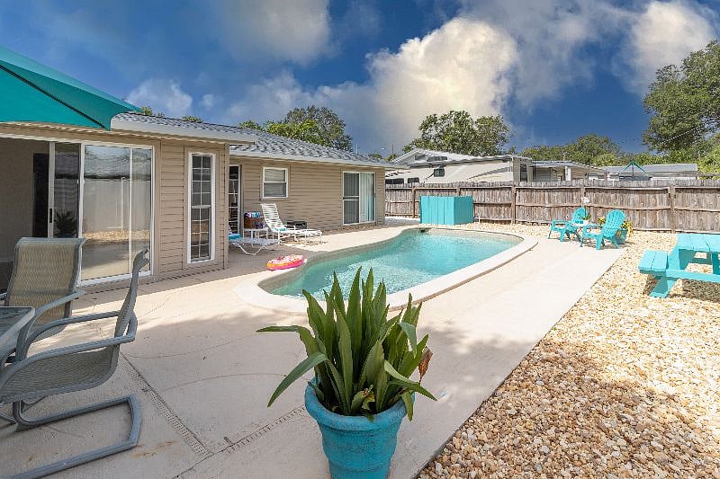 Furnished Finder property 561195_1 photo 4