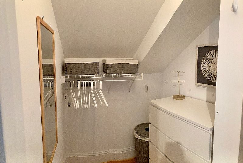 Walk-in closet