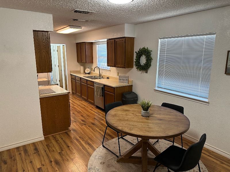 Furnished Finder property 561318_1 photo 9