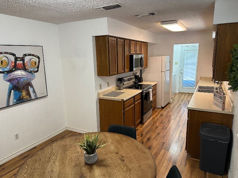 Furnished Finder property 561318_1 photo 10