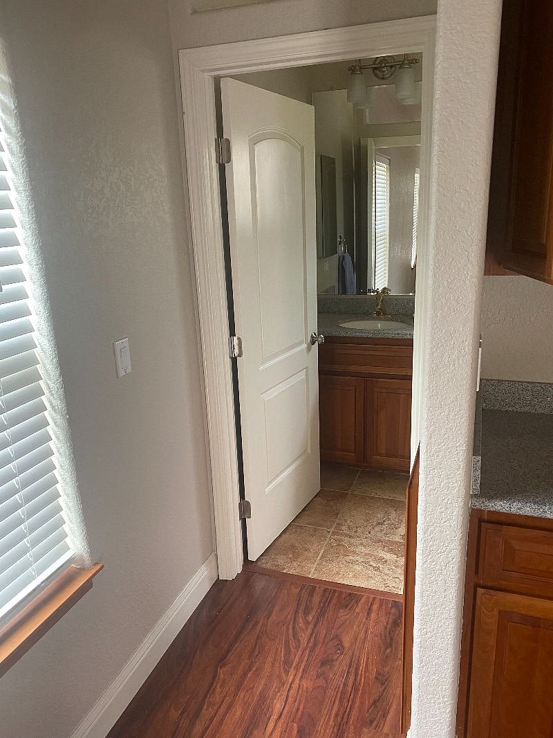Furnished Finder property 561395_1 photo 8
