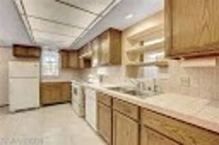 Furnished Finder property 561490_1 photo 3