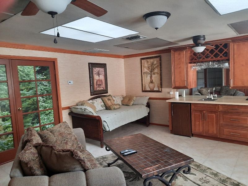 Furnished Finder property 561490_1 photo 11