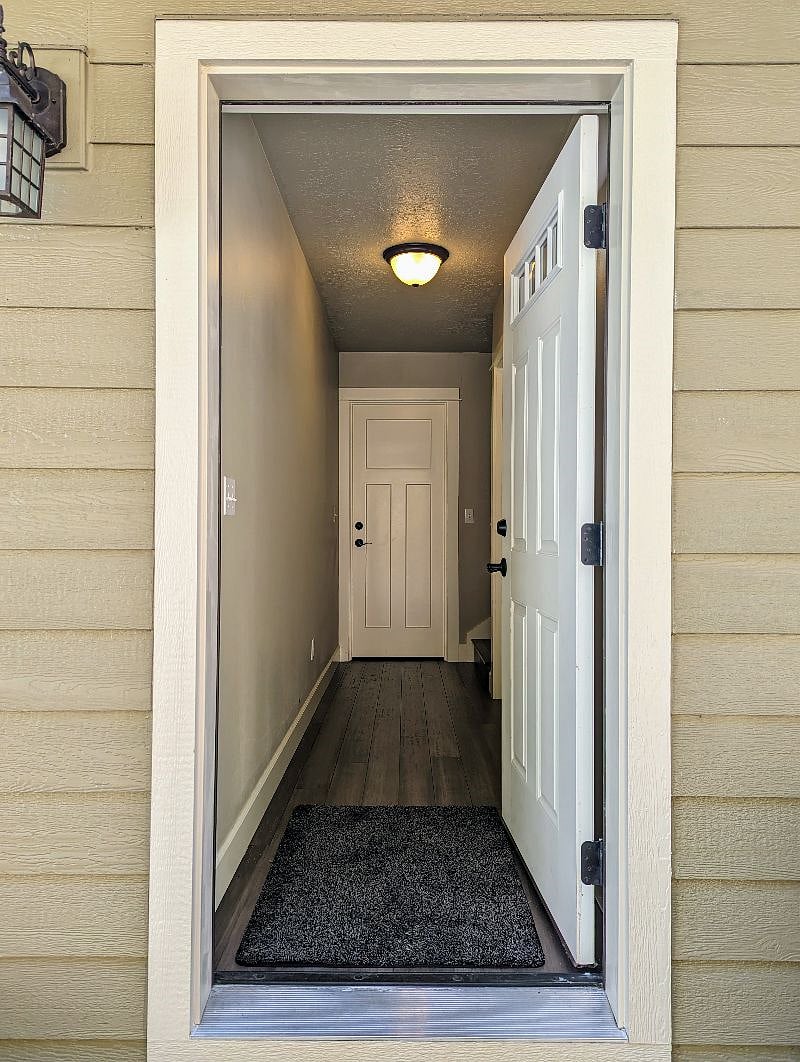 Private entryway
