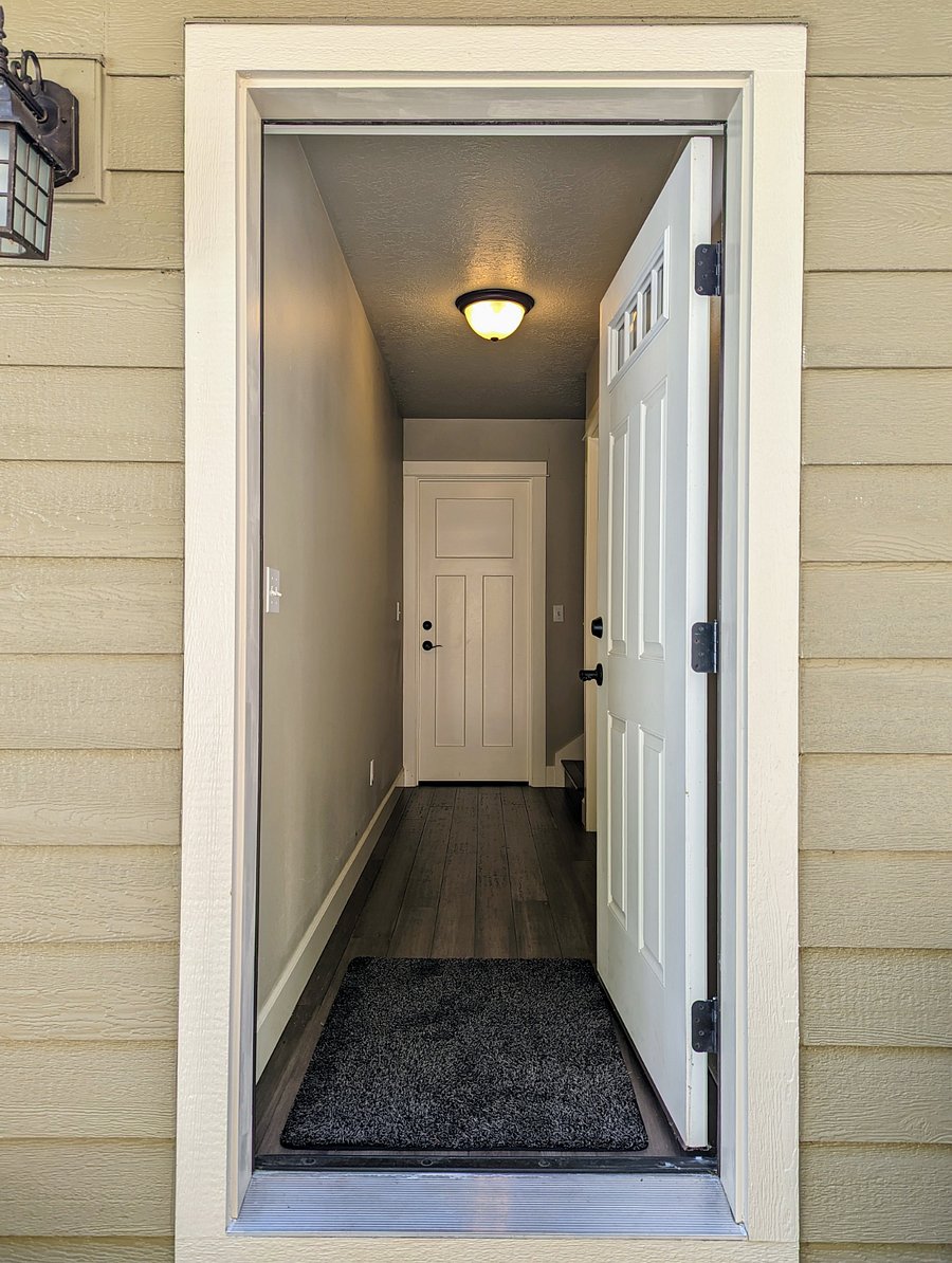 Private Entrance.
