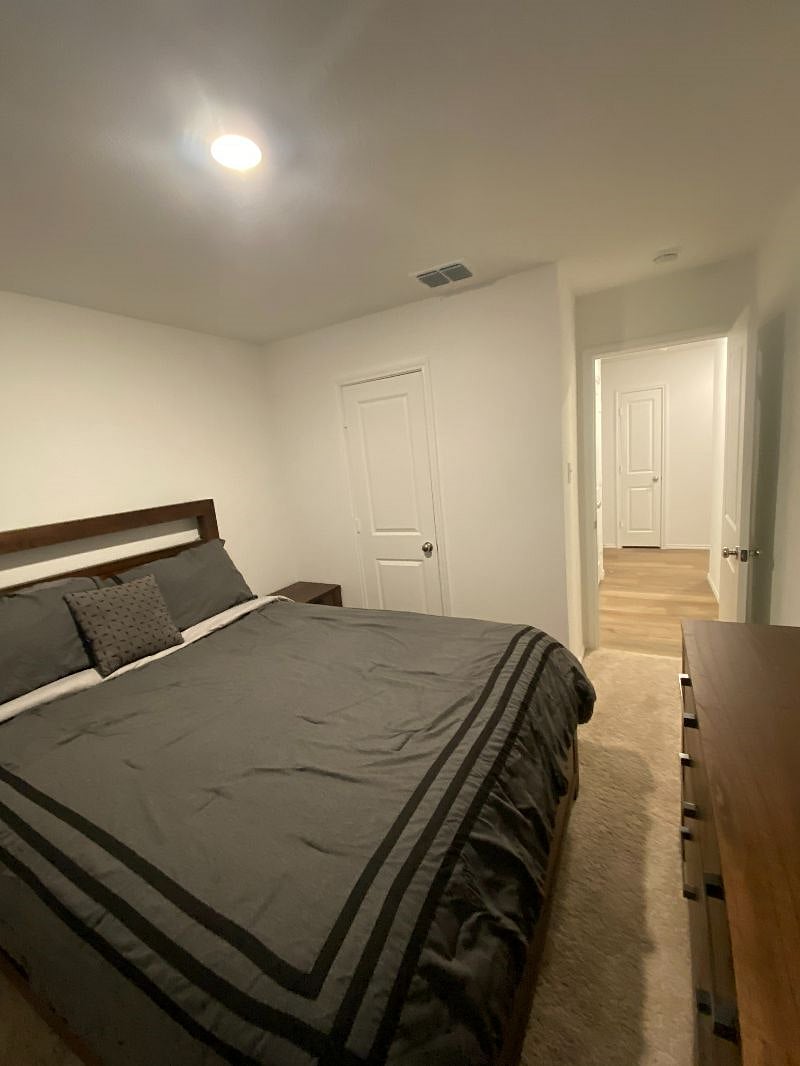 Private Room with Mounted Smart TV.Li