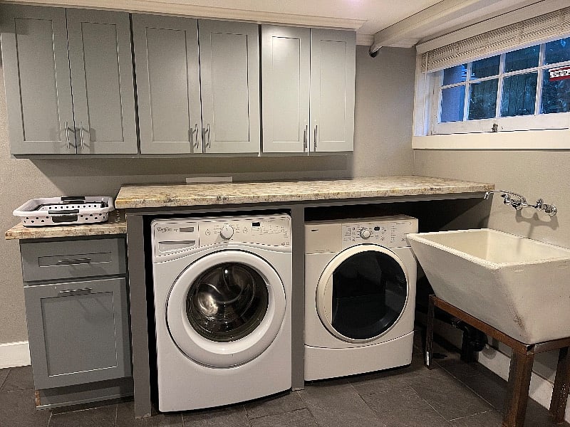 Washer/dryer. Utility sink.