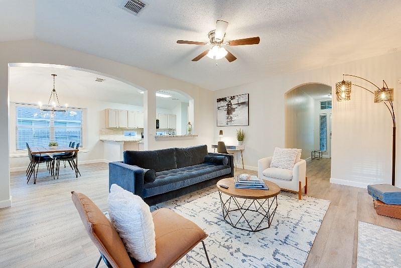 Very open spacious open area waiting for you to come enjoy!
