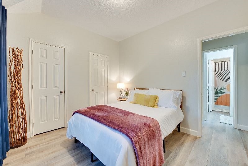 Furnished Finder property 561828_1 photo 22