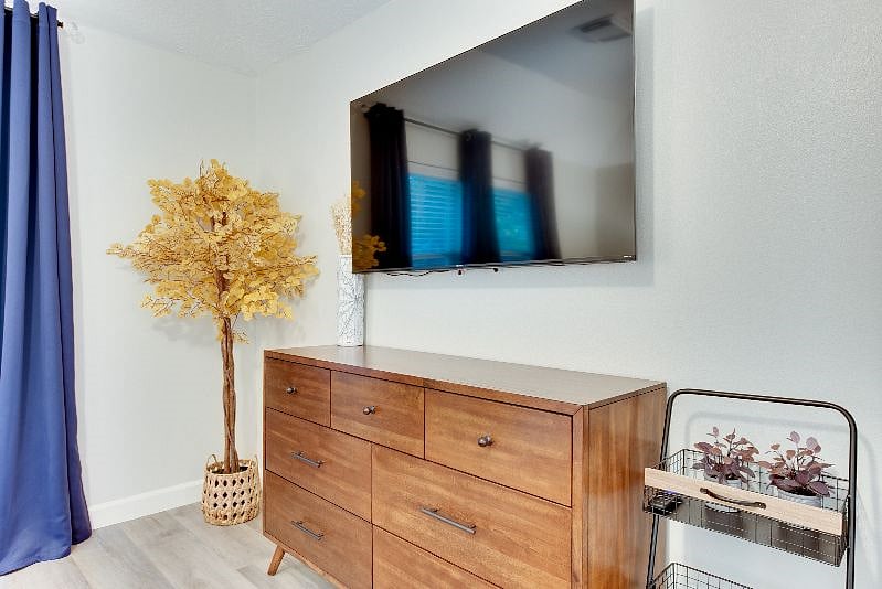 58 " ROKU TV. Login to all your favorite apps and enjoy!