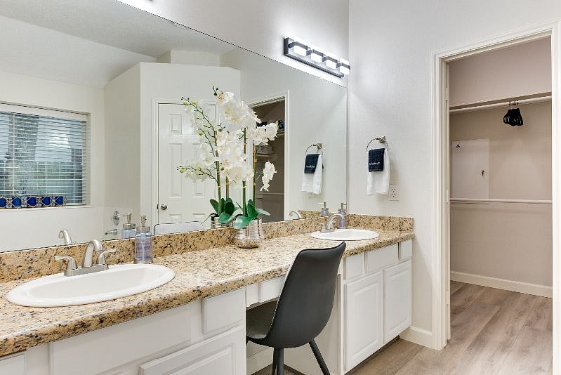 Furnished Finder property 561828_1 photo 17