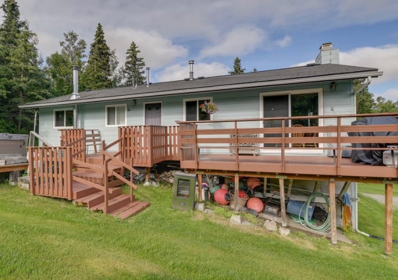 Back deck w/ BBQ grill and extra seating