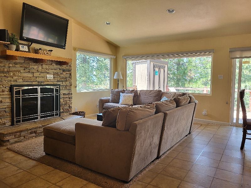 Furnished Finder property 561869_1 photo 4