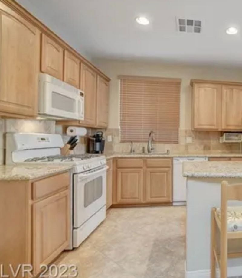 Furnished Finder property 561960_1 photo 3
