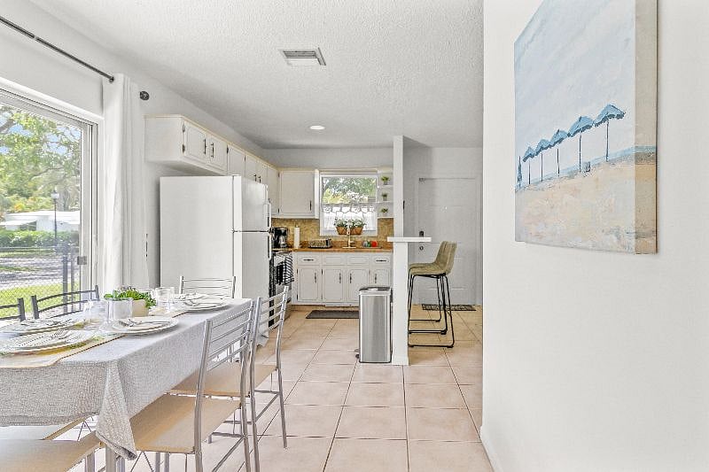 Furnished Finder property 562021_1 photo 2